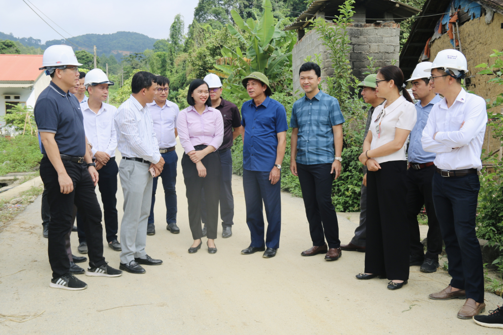 Chủ tịch UBND tỉnh Hoàng Xuân Ánh kiểm tra công tác bồi thường, giải phóng mặt bằng Dự án tuyến cao tốc Đồng Đăng (Lạng Sơn) - Trà Lĩnh (Cao Bằng) tại huyện Thạch An và Quảng Hòa