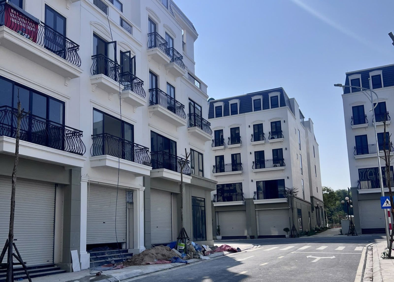 TẠI SAO NHÀ ĐẦU TƯ LẠI CHỌN ĐỀ THÁM ĐỂ XÂY DỰNG SHOPHOUSE? - GÓC NHÌN TỪ THỊ TRƯỜNG BẤT ĐỐNG SẢN TIỀM NĂNG CAO BẰNG